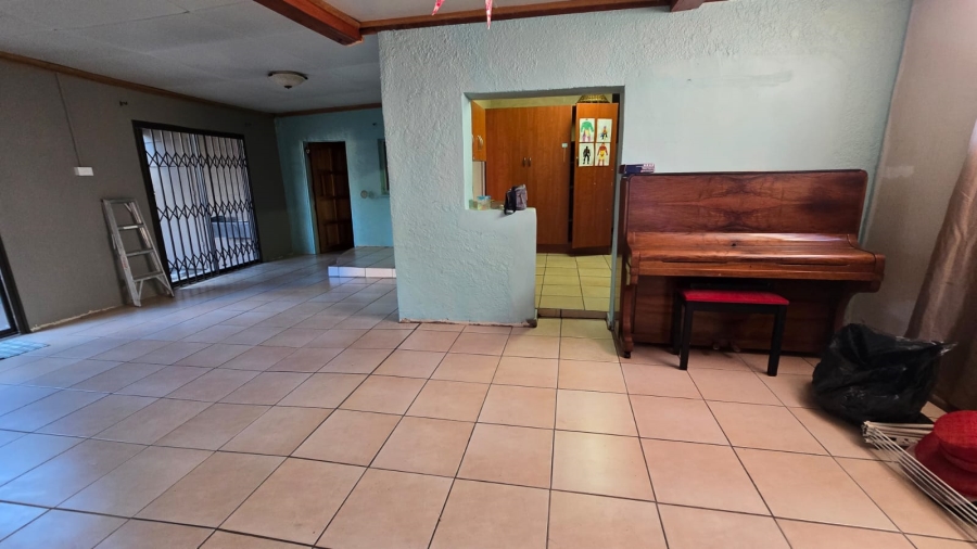 5 Bedroom Property for Sale in Navalsig Free State